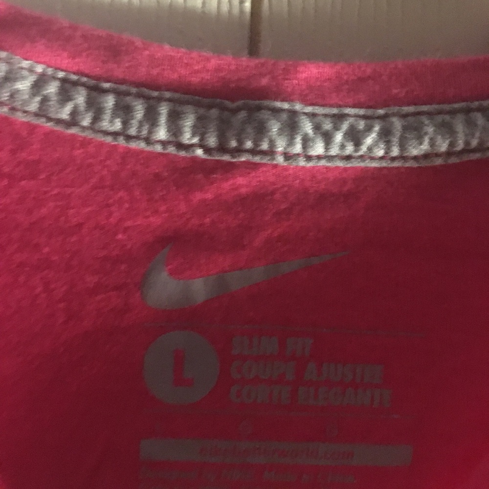 Damn fast shirt Ik it’s wrinkly but I will fix it - Picture 2 of 3